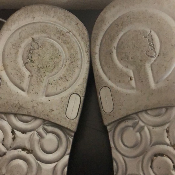 Coach - Picture 4 of 5